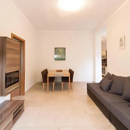 Tatil Evi In Barbat With Outdoor Swimming Pool
