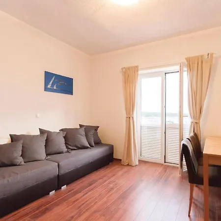 Tatil Evi In Barbat With Outdoor Swimming Pool