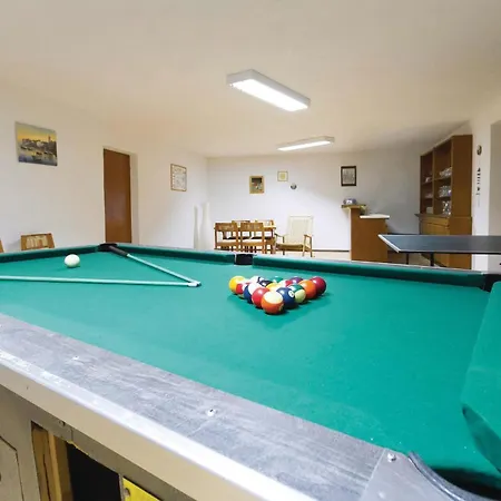 In Barbat With Outdoor Swimming Pool Barbat na Rabu