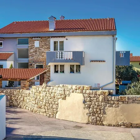 Tatil Evi In Barbat With Outdoor Swimming Pool *