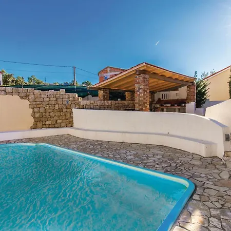 Tatil Evi In Barbat With Outdoor Swimming Pool Barbat na Rabu