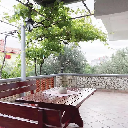 Tatil Evi In Barbat With Outdoor Swimming Pool Barbat na Rabu