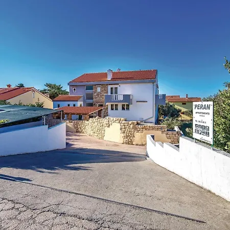 Tatil Evi In Barbat With Outdoor Swimming Pool
