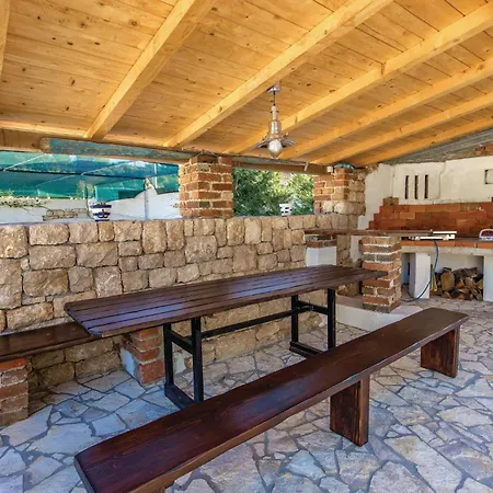 Tatil Evi In Barbat With Outdoor Swimming Pool Barbat na Rabu